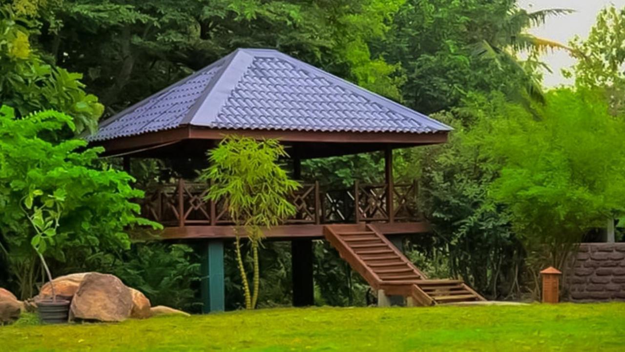 Silver Crown Nature Resort Kombichankulama Exterior photo